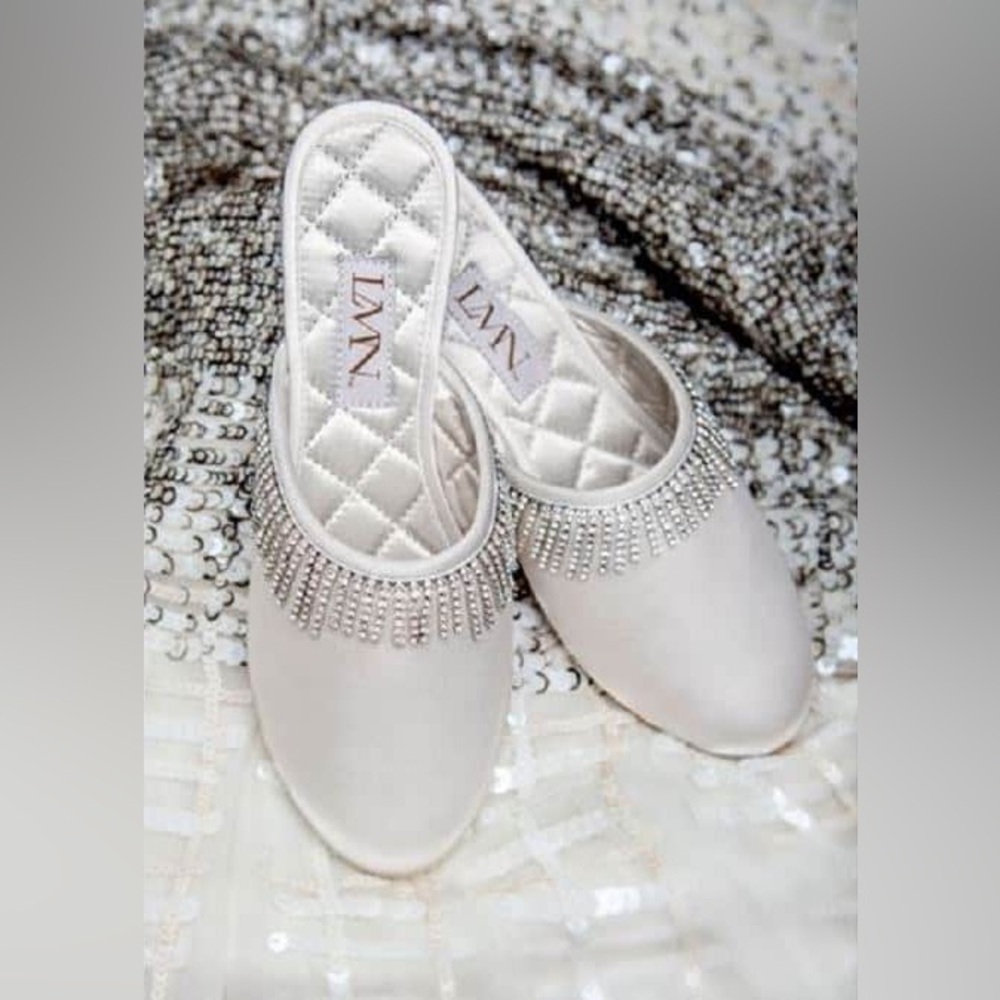 Women’s Luxe Me Now (LMN) Off White Satin Eyelash Slippers - Size 41/ US 11